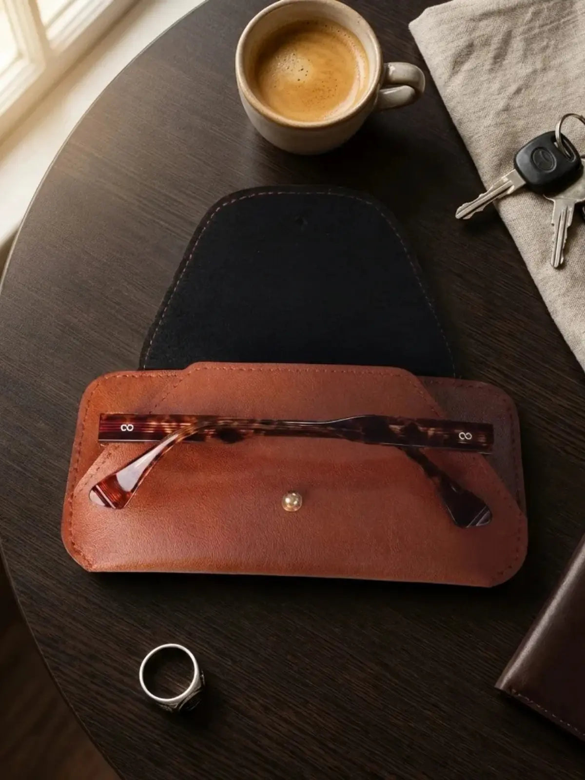 Formé Glint Shade Case - Tan