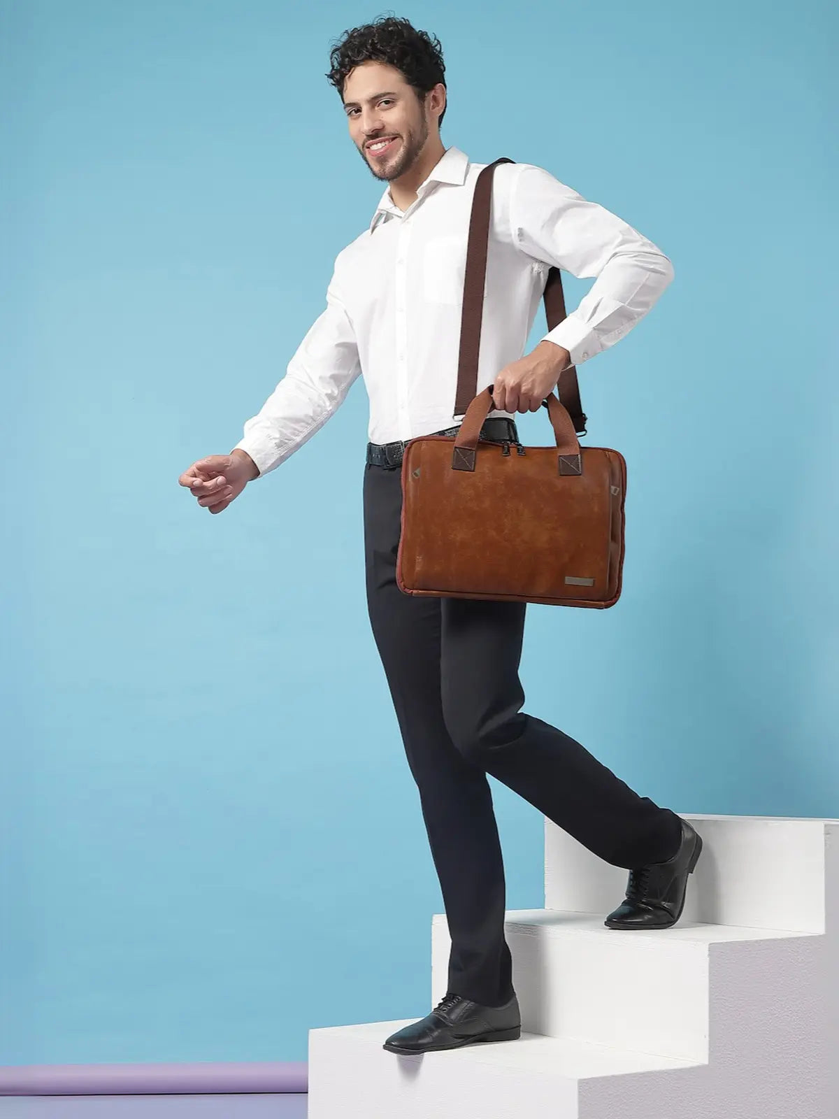 Timeless Unity Laptop Messenger Bag - Tan