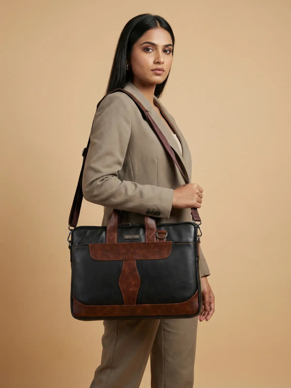 Summit Vector Laptop Messenger Bag - Black