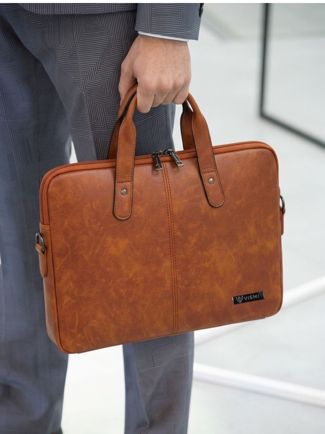 Timeless Kairo Laptop Bag - Tan