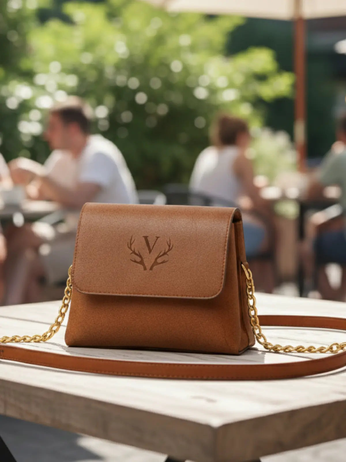 Formé Crossbody Handbag - Tan