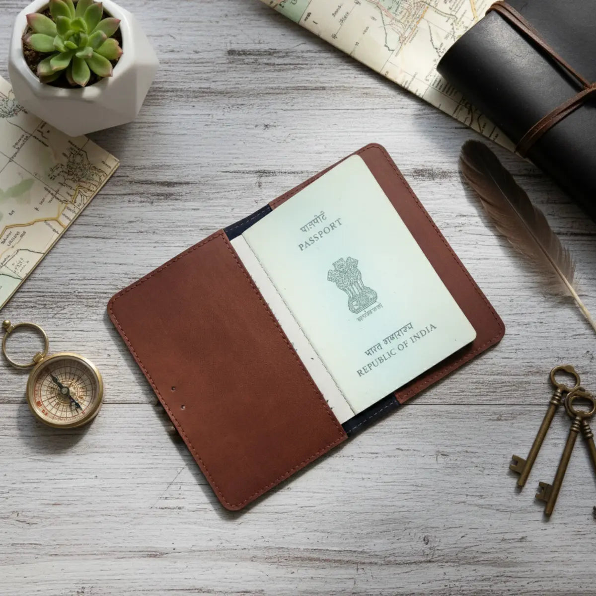 Formé  Passport Slip - Tan