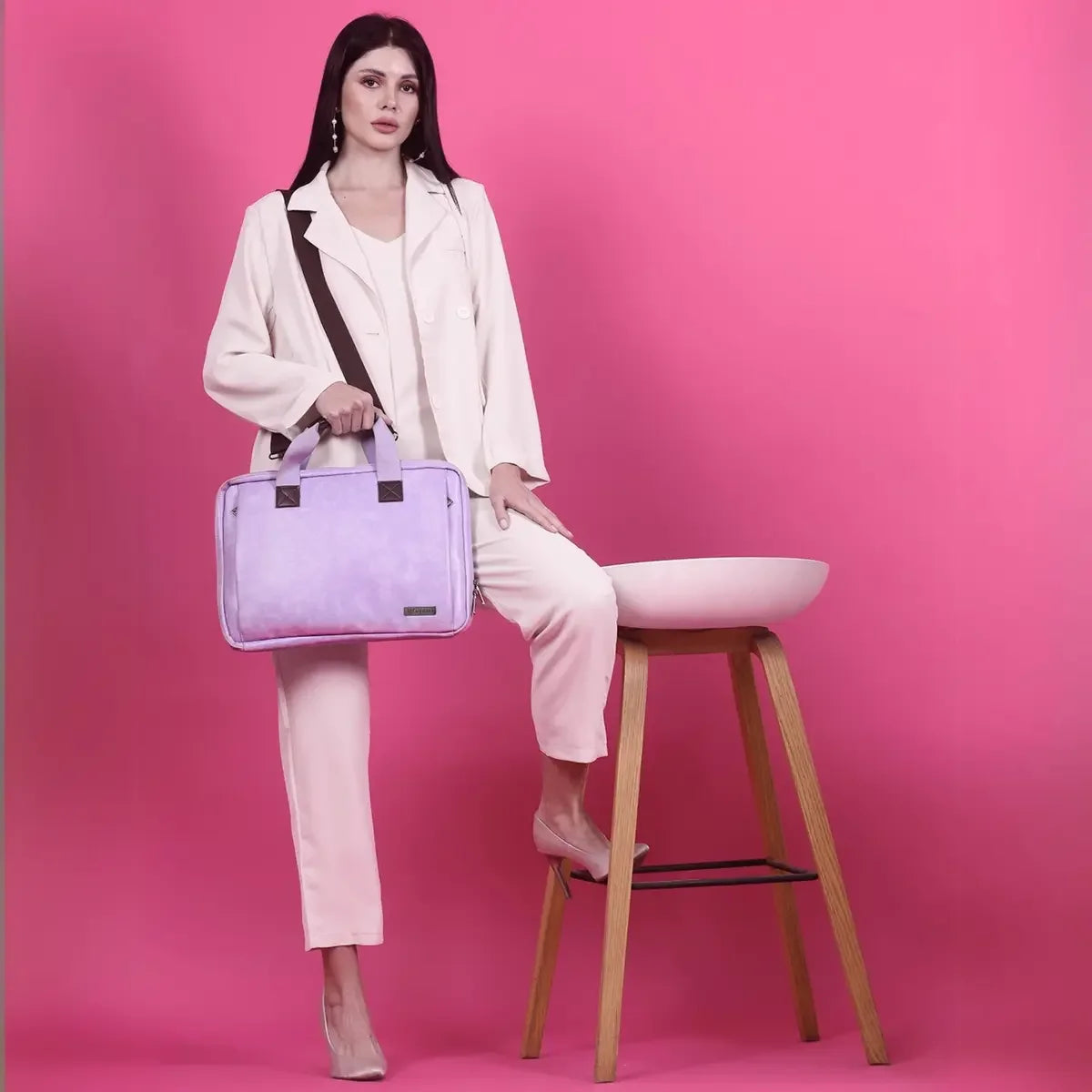 lavender-laptop-messenger-bag-for-office