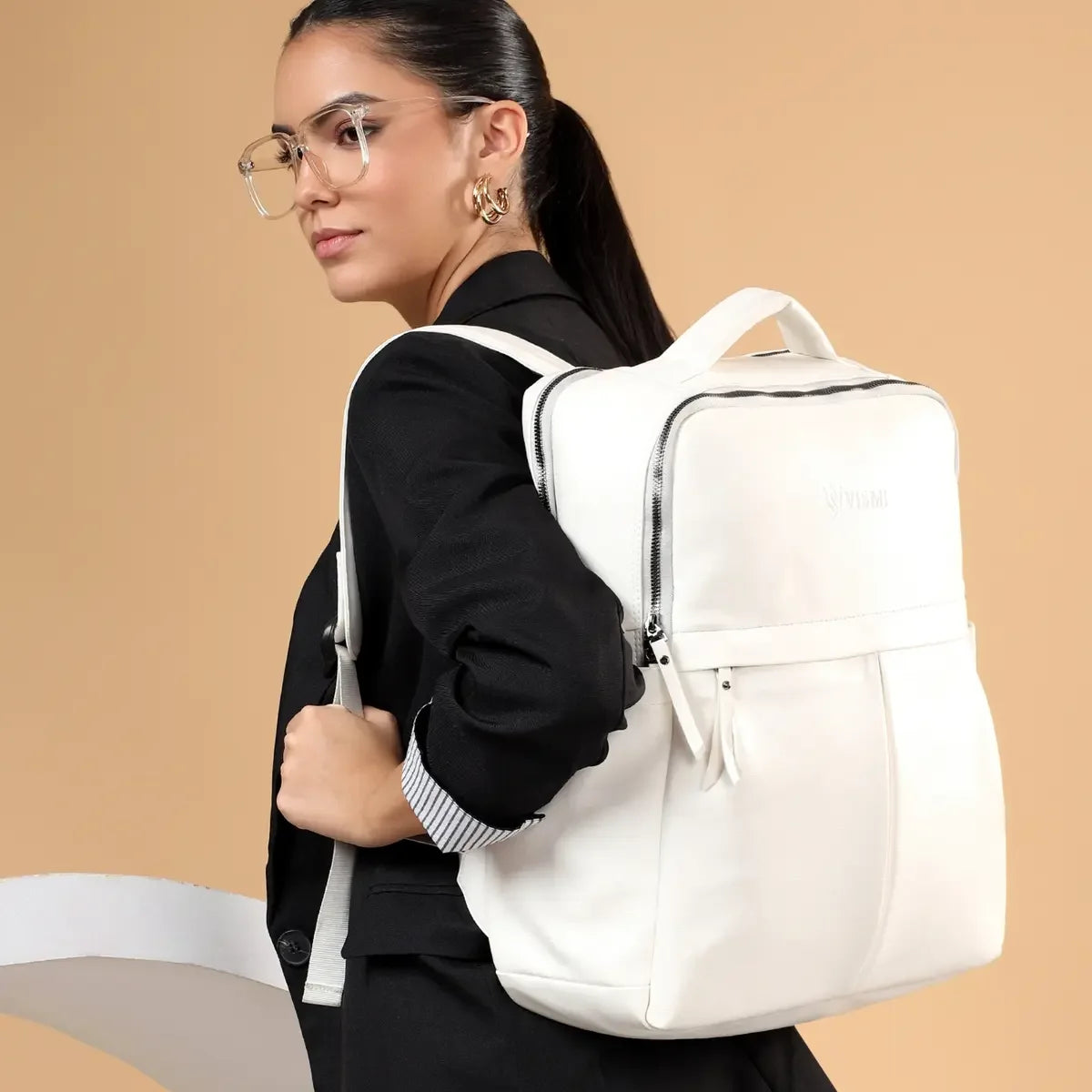 Durable-White-Laptop-Backpack–Timeless-Voyager-Office-College-Bag