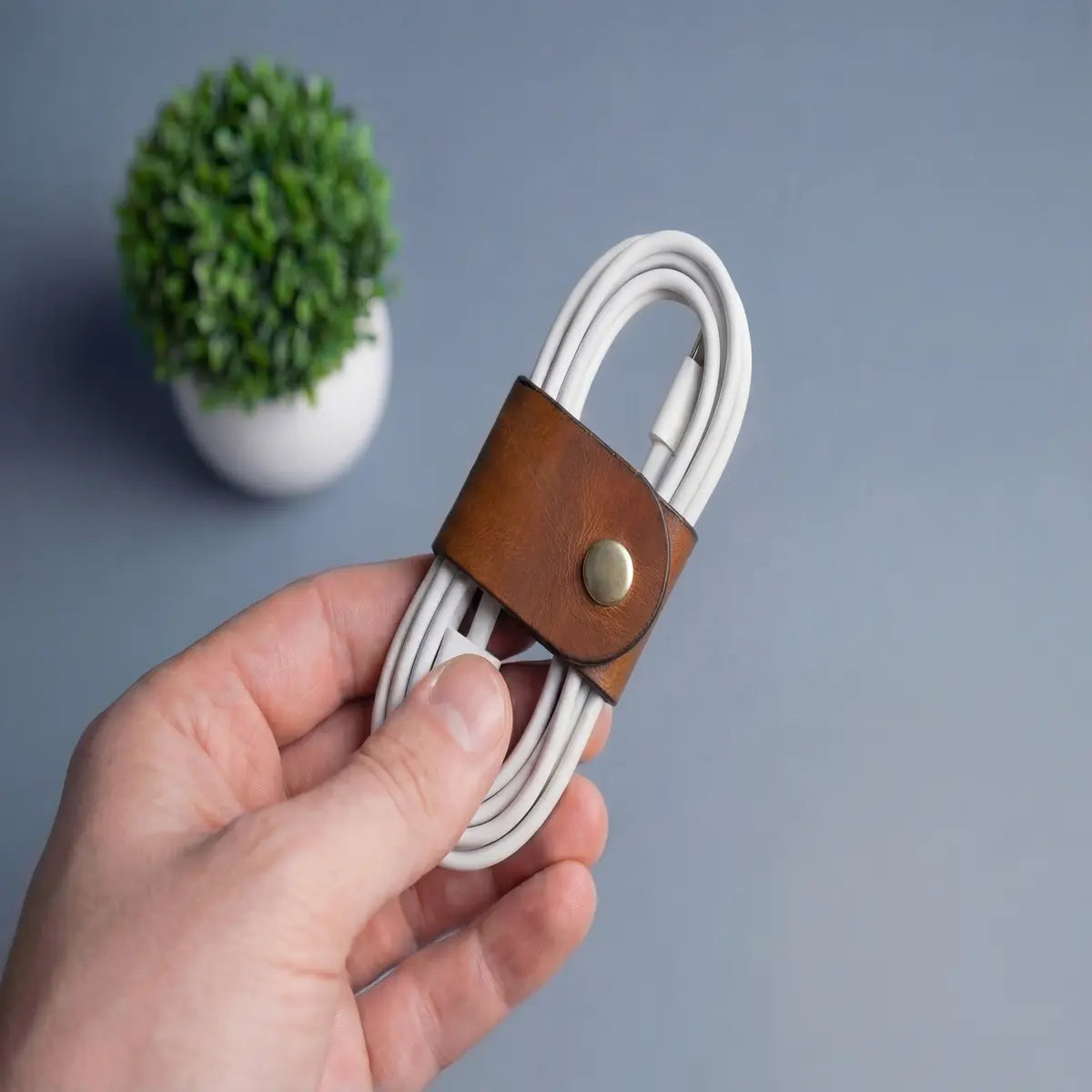 Timeless Loop Cable Organizer - Random Colors