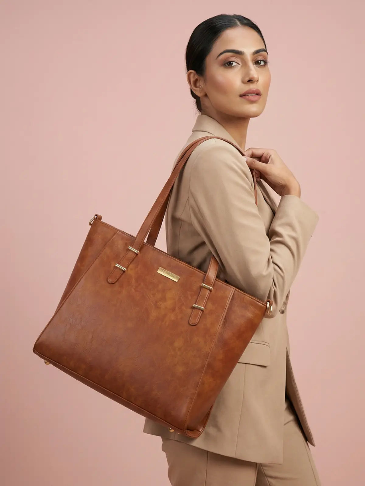 Timeless Contour Laptop Handbags - Tan