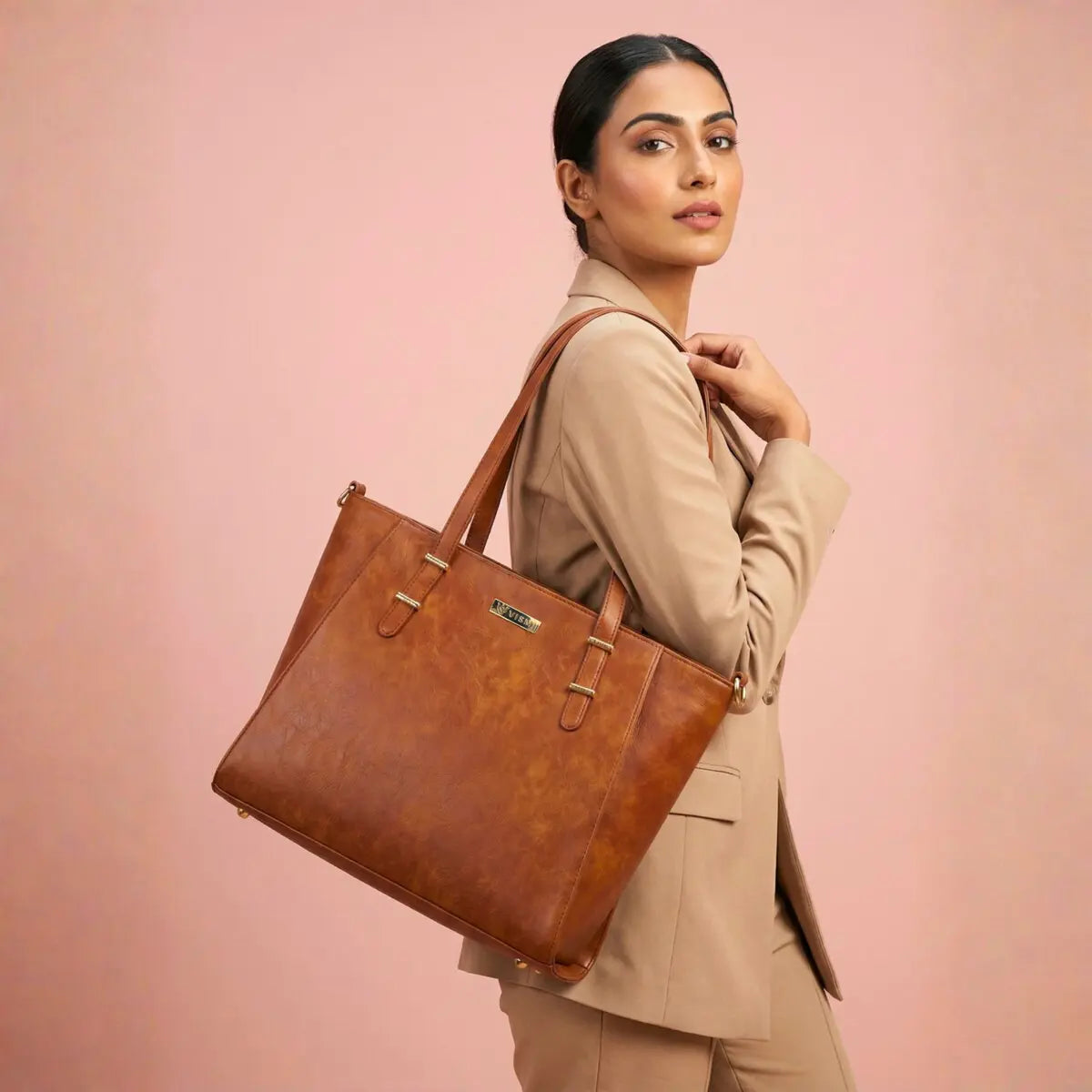 Timeless Contour Laptop Handbags - Tan