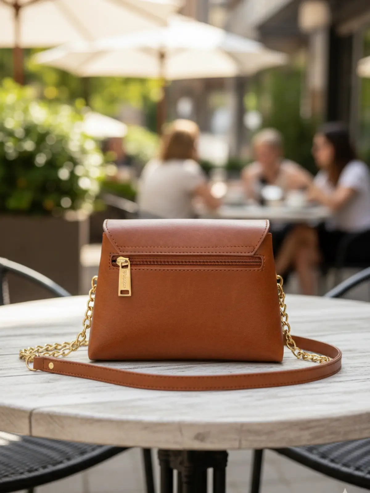 Formé Crossbody Handbag - Tan