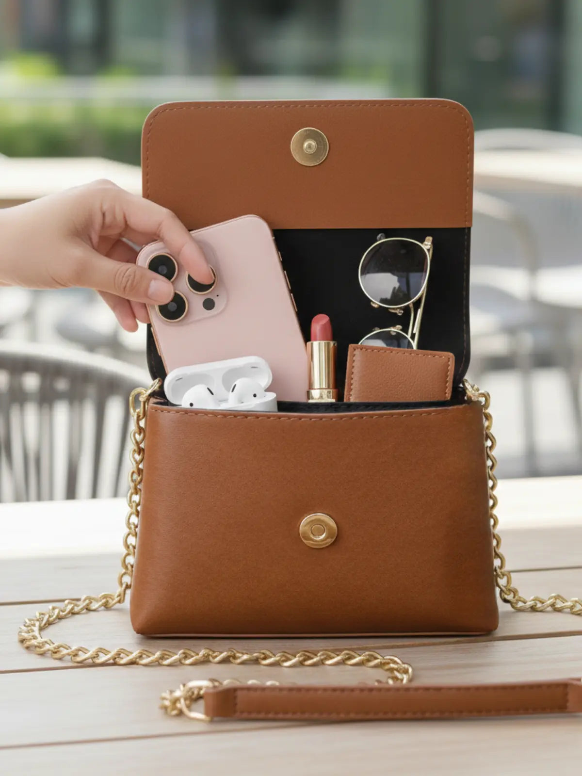 Formé Crossbody Handbag - Tan